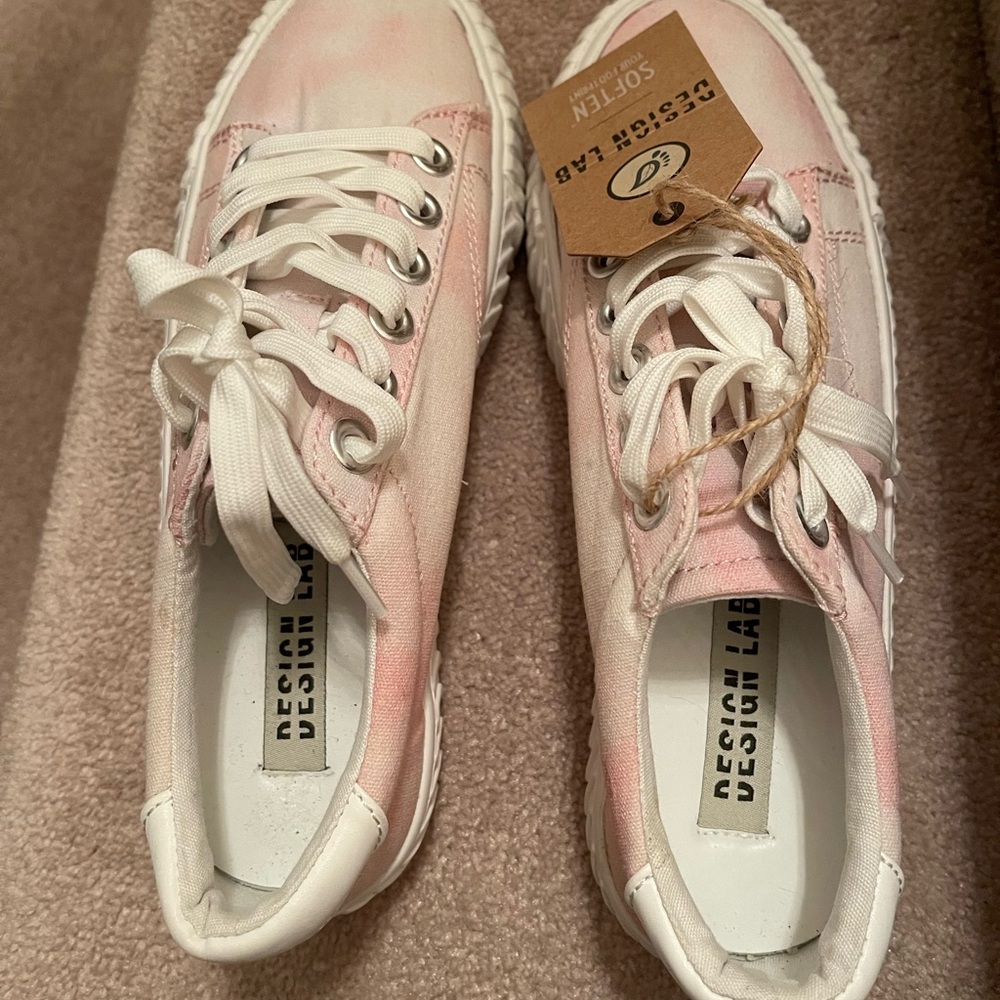 3/$20 final sale Design Lab Lord & Taylor Blush and White Sneakers
